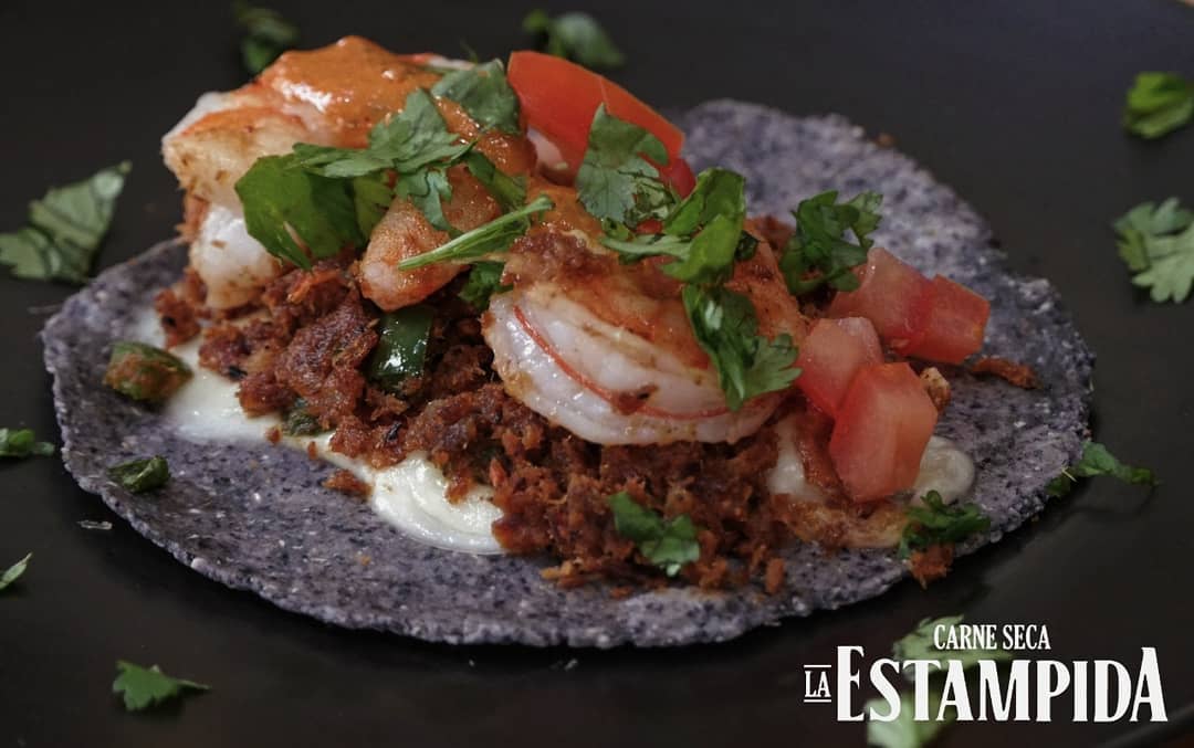 Tacos de Camarón con Machaca: mar y norte en una sola mordida